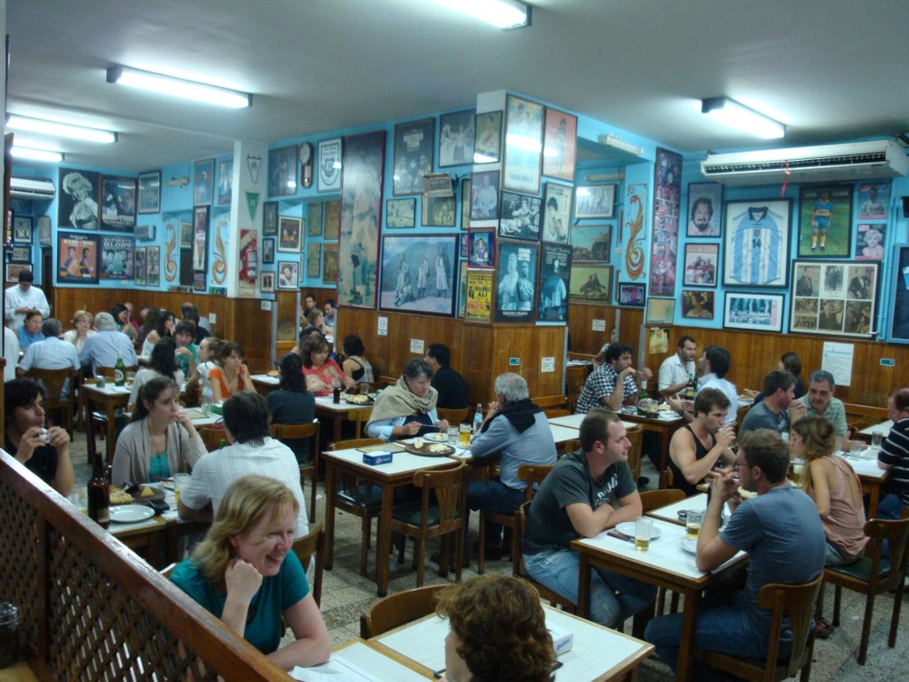 image pizzerías de buenos aires CUARTITO capital salon pizza